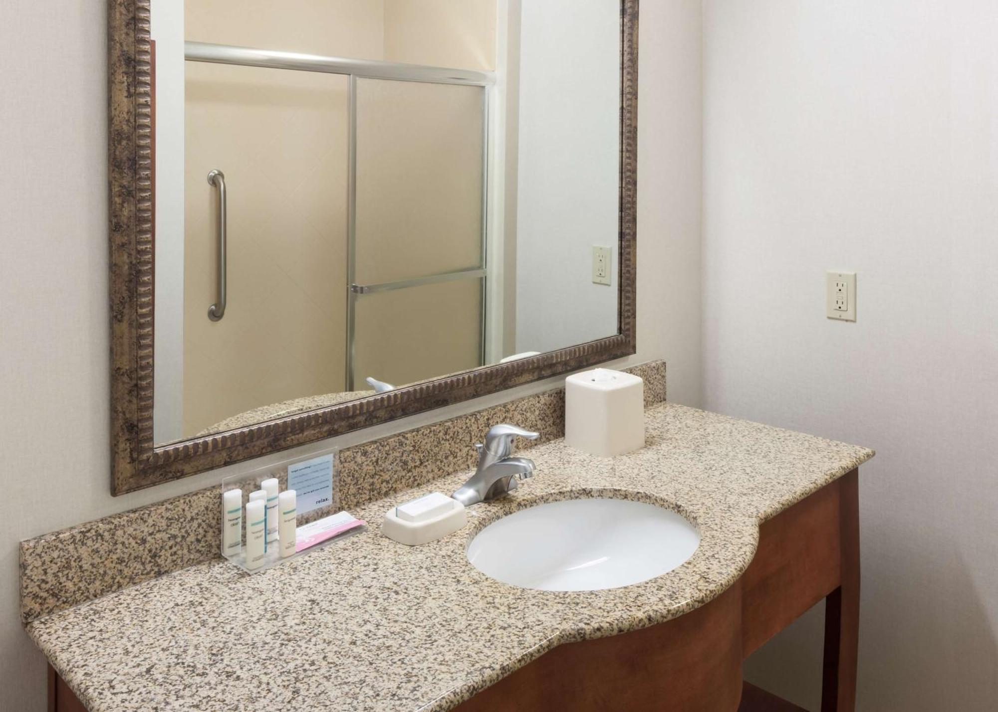 Hampton Inn & Suites Davenport Zewnętrze zdjęcie