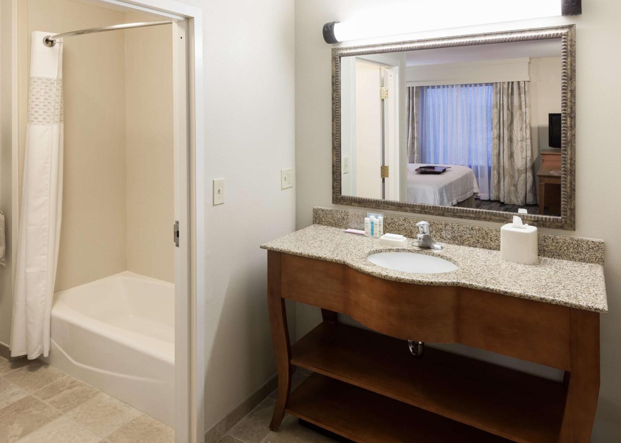Hampton Inn & Suites Davenport Zewnętrze zdjęcie